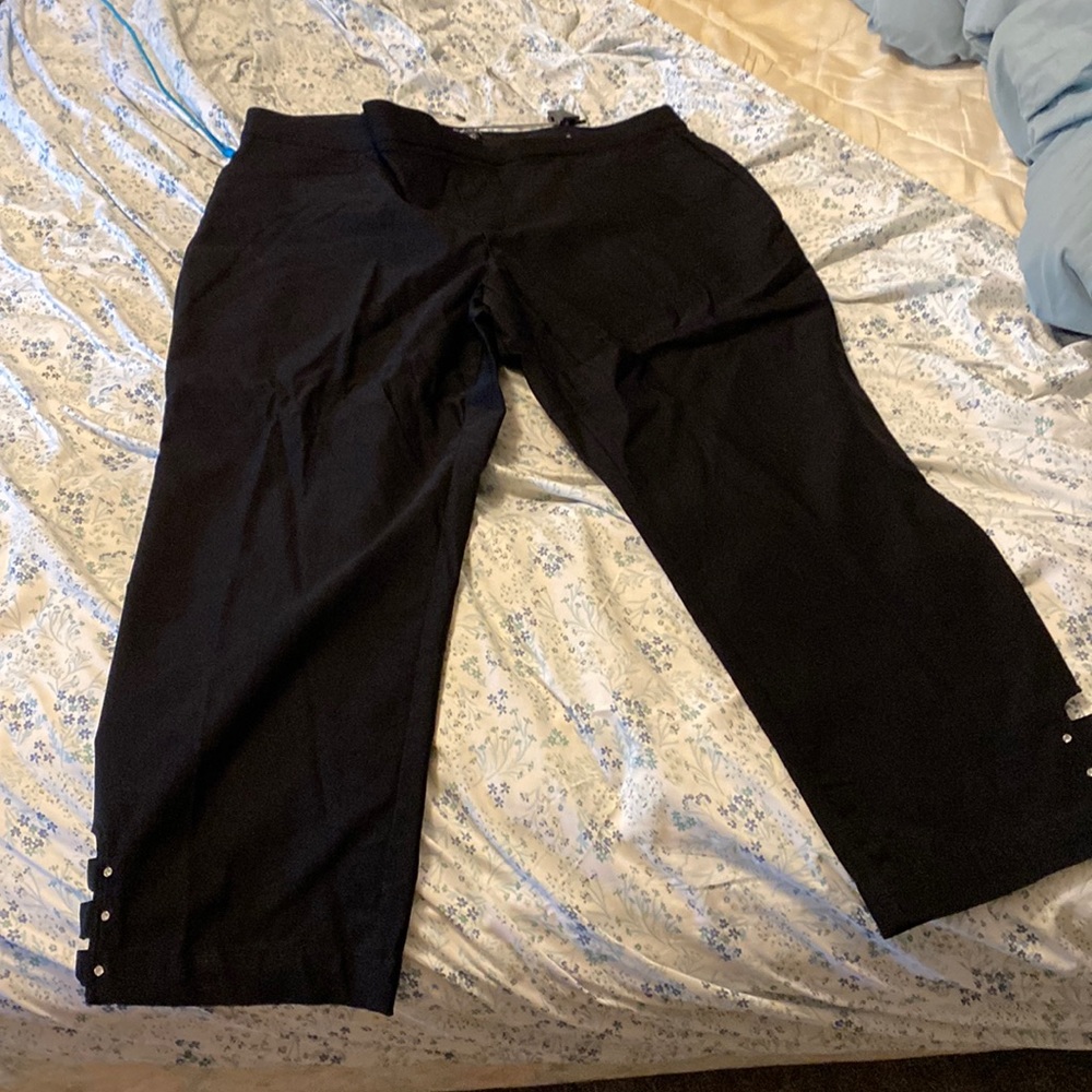 Black crop pant